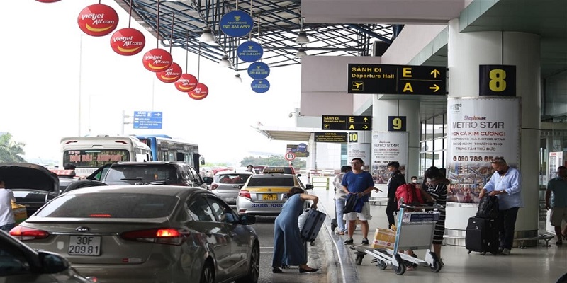 Taxi-san-bay-Noi-Bai-Thai-Nguyen-Xe-sang-trong-gia-hop-ly